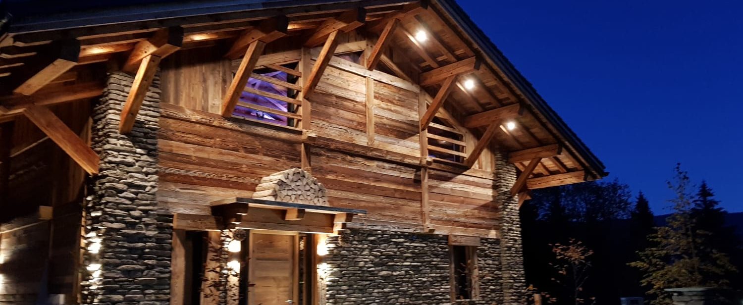 Chalet Poteaux-Poutres avec vieux bois, ligne iLEGENDE